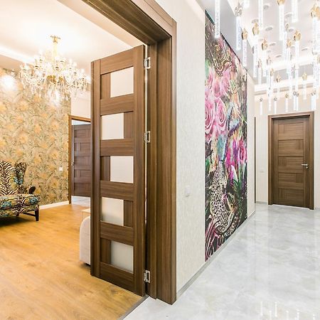 Sweet Home 6 Vip Rustaveli Avenue ティビリシ エクステリア 写真